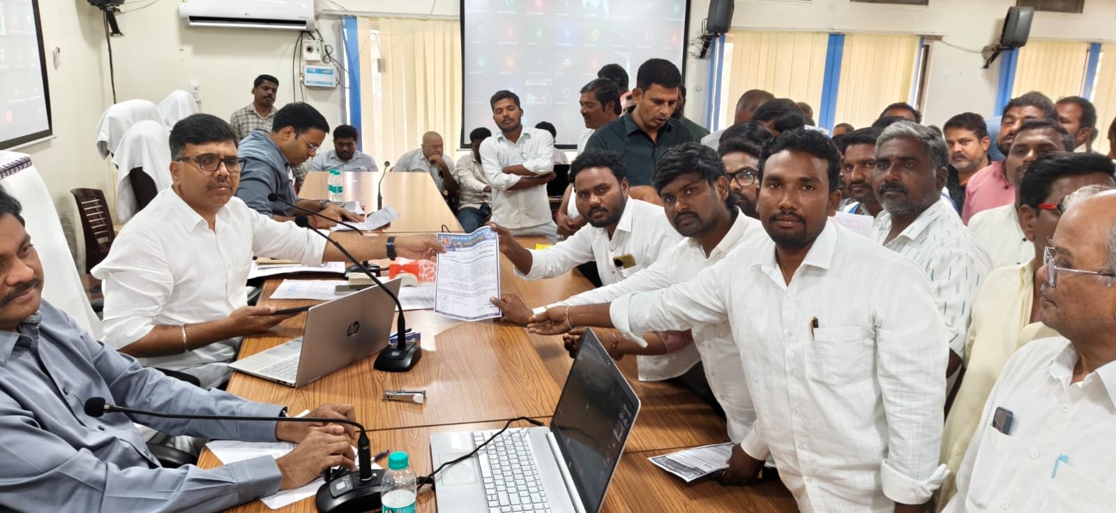​14,000 కోట్ల ఫీజు రీయింబర్స్మెంట్ బకాయిలను వెంటనే విడుదల చేయాలి: ధర్మ సమాజ్ పార్టీ  డిమాండ్